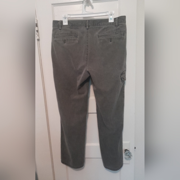 Jos. A Banks cargo pants, charcoal gray. Men's 34×30 - Picture 2 of 3